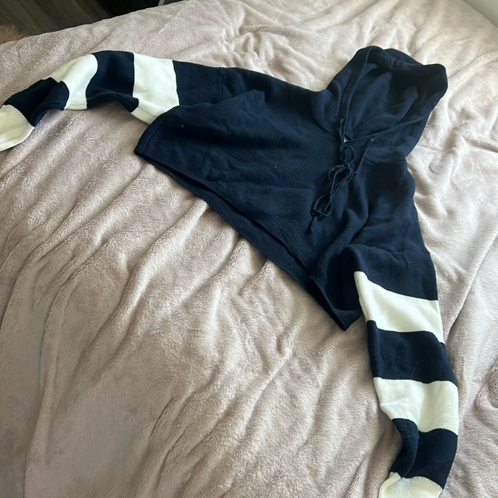 Forever21 Navy Blue and White Cropped Sweater with Hood